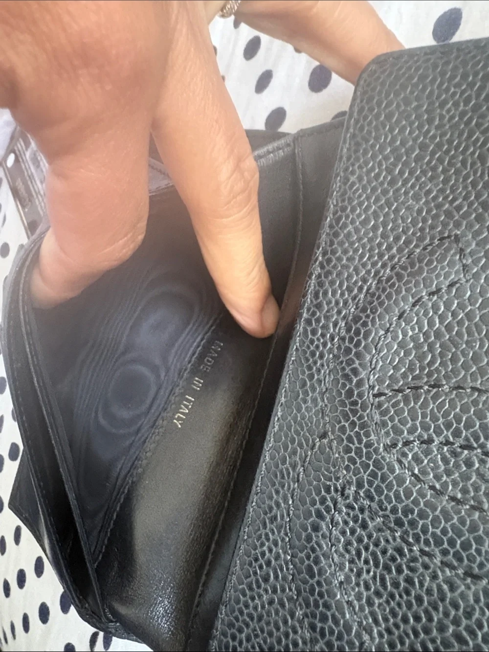 CHANEL Black CC Logo Wallet in Caviar Leather - Picture 6 of 11